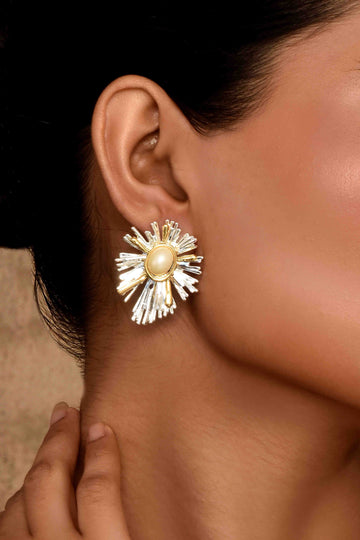 UNIHLC Radiant Pearl Studs