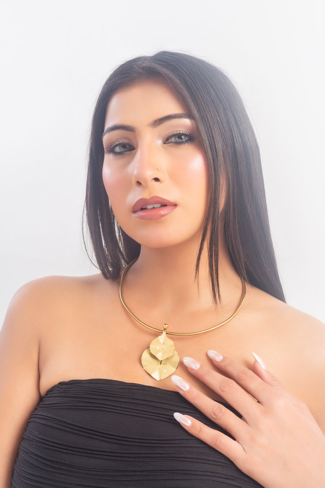 UNIHLC Twin Leaf Neckpiece