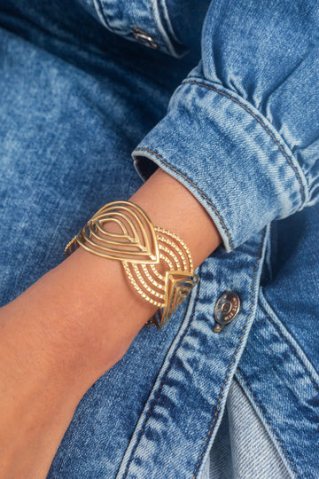 UNIHLC Golden Orbit Cuff Bracelet