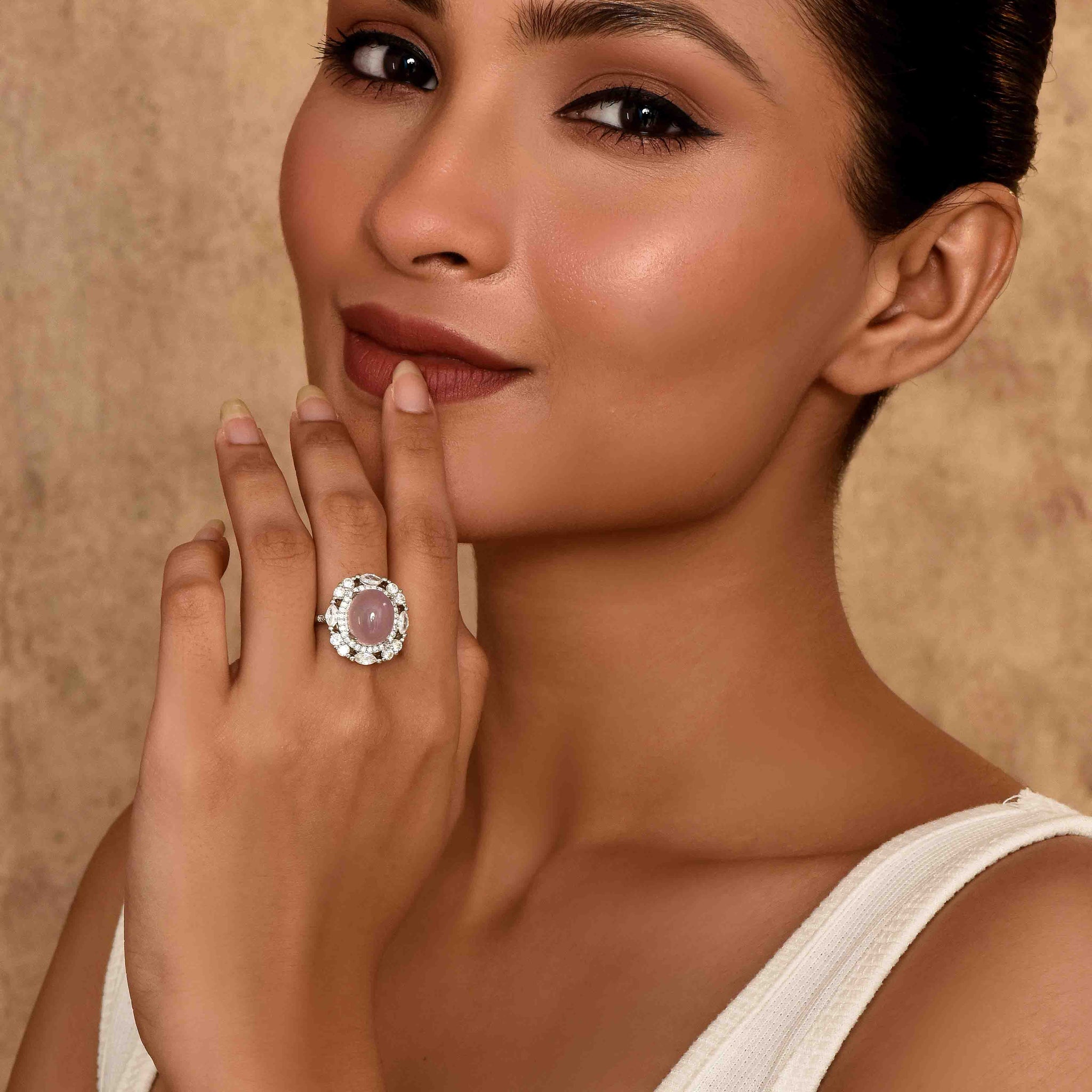 UNIHLC Petal Glow Ring