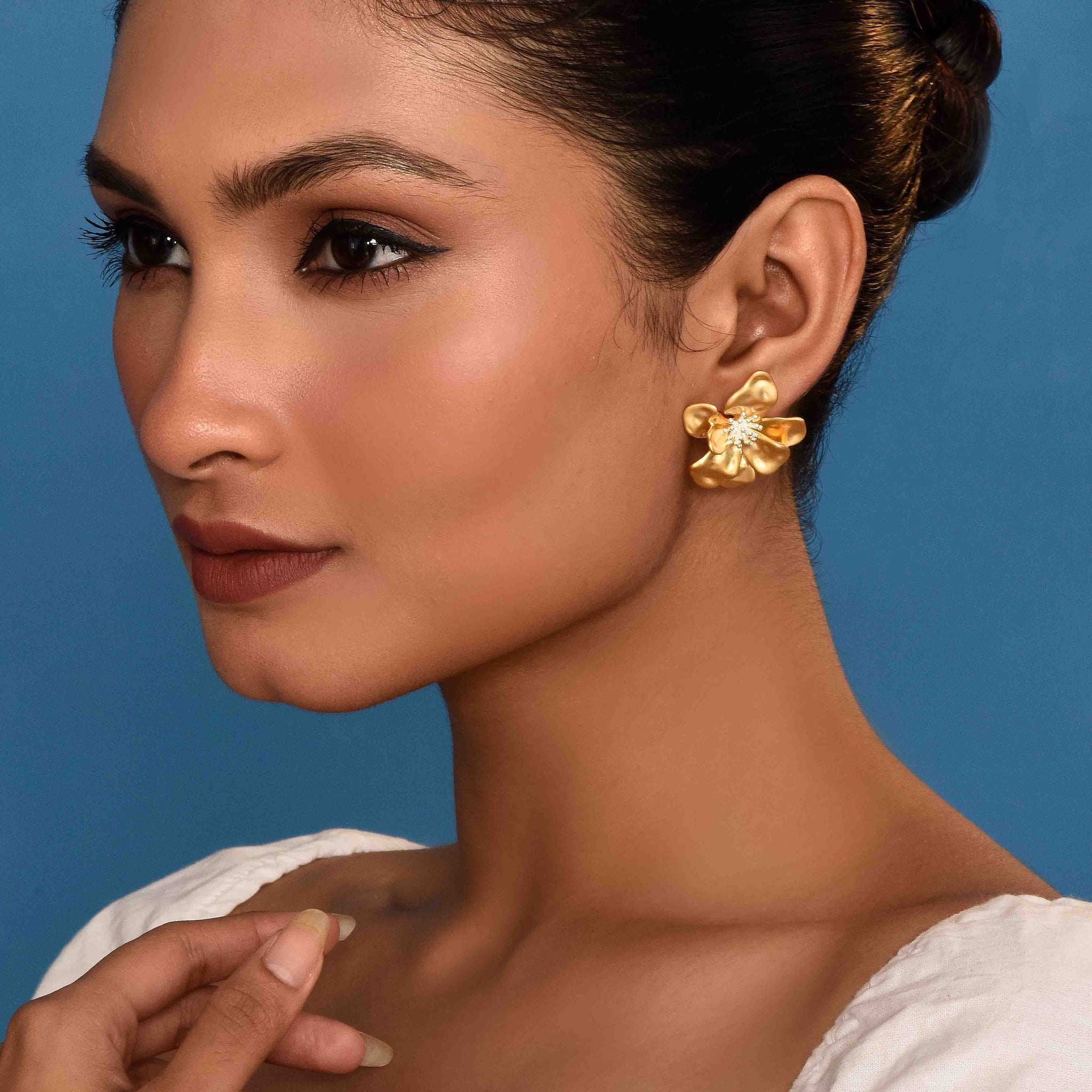 UNIHLC Golden Floral Bloom Earrings