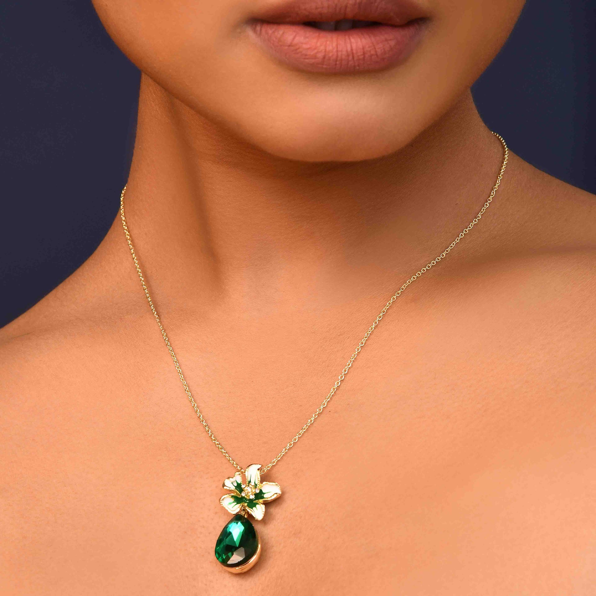 UNIHLC Emerald Bloom Pendant Set