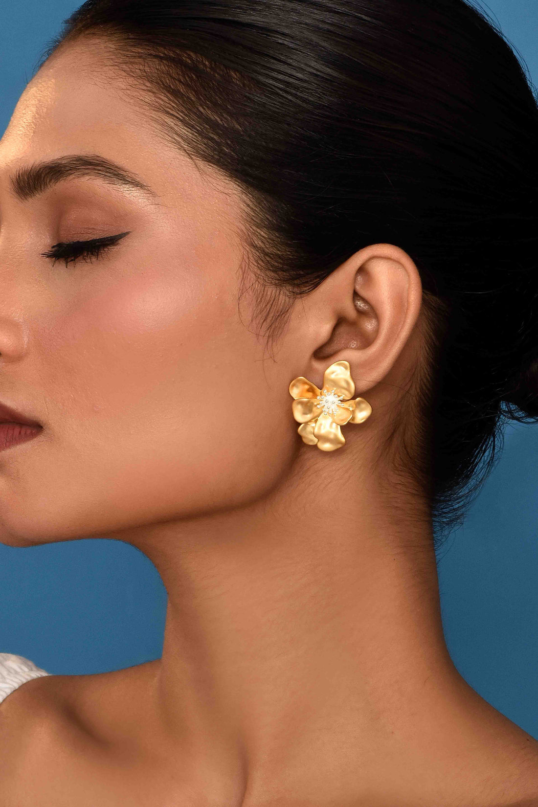 UNIHLC Golden Floral Bloom Earrings