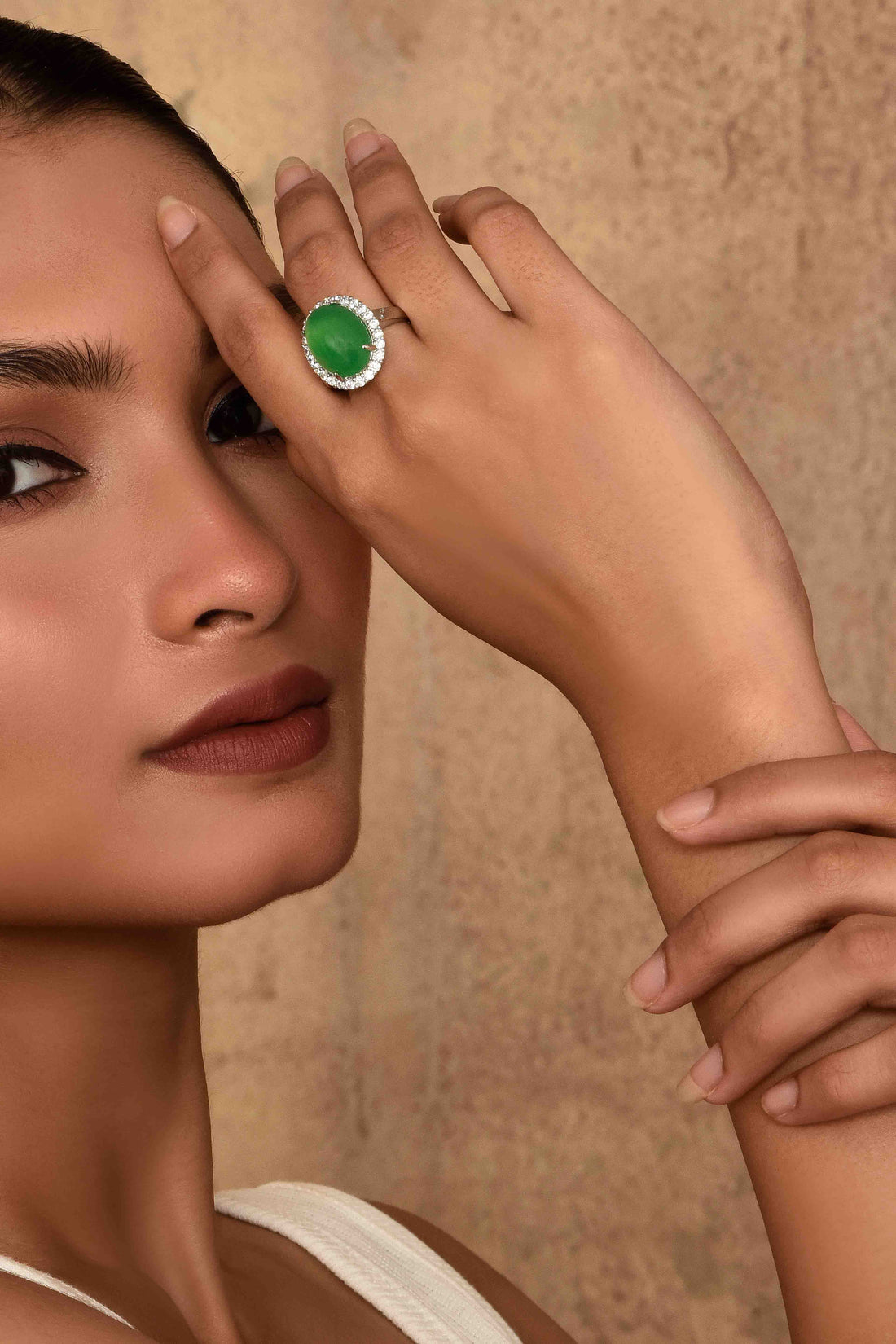 UNIHLC Emerald Oval Ring