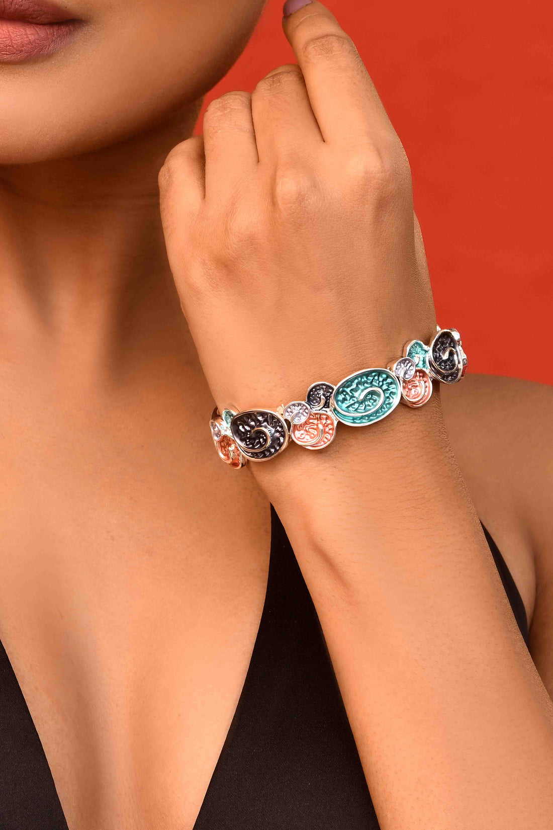 UNIHLC Paisley Twist Bangle