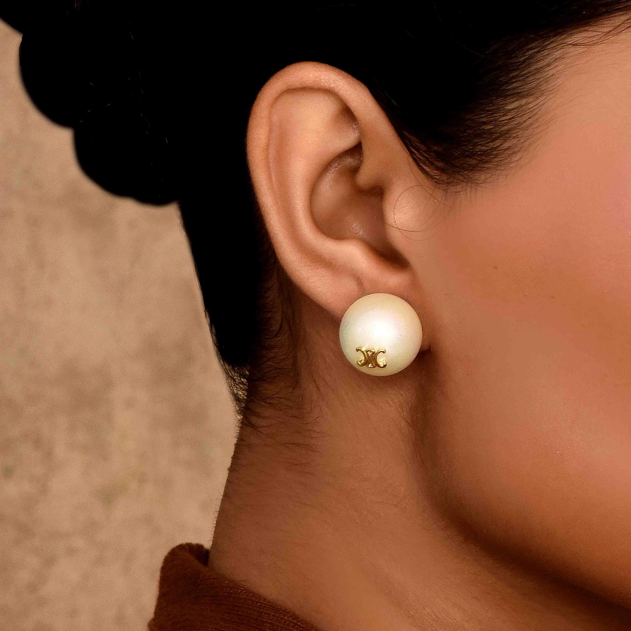UNIHLC Pearl Initial Studs