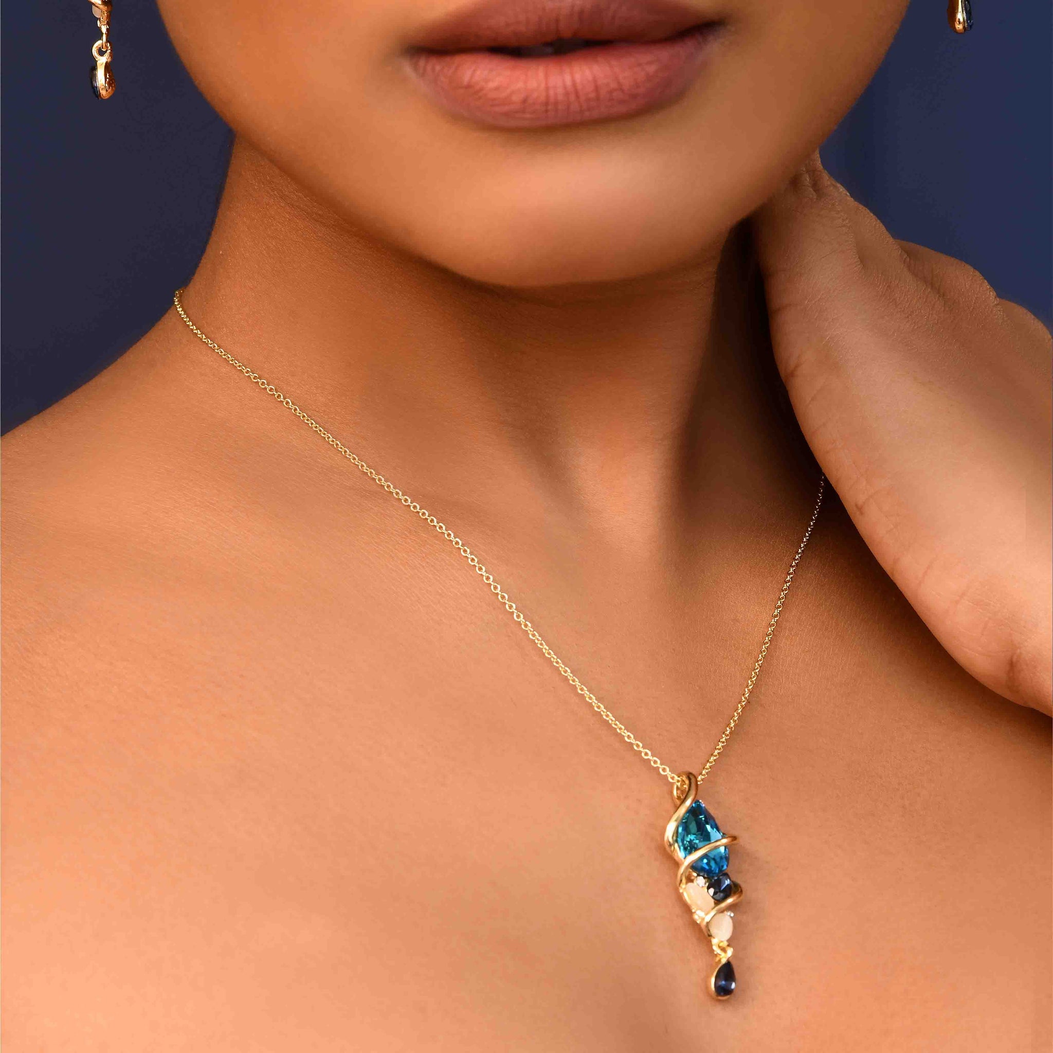 UNIHLC Ocean Blue Pendant Set