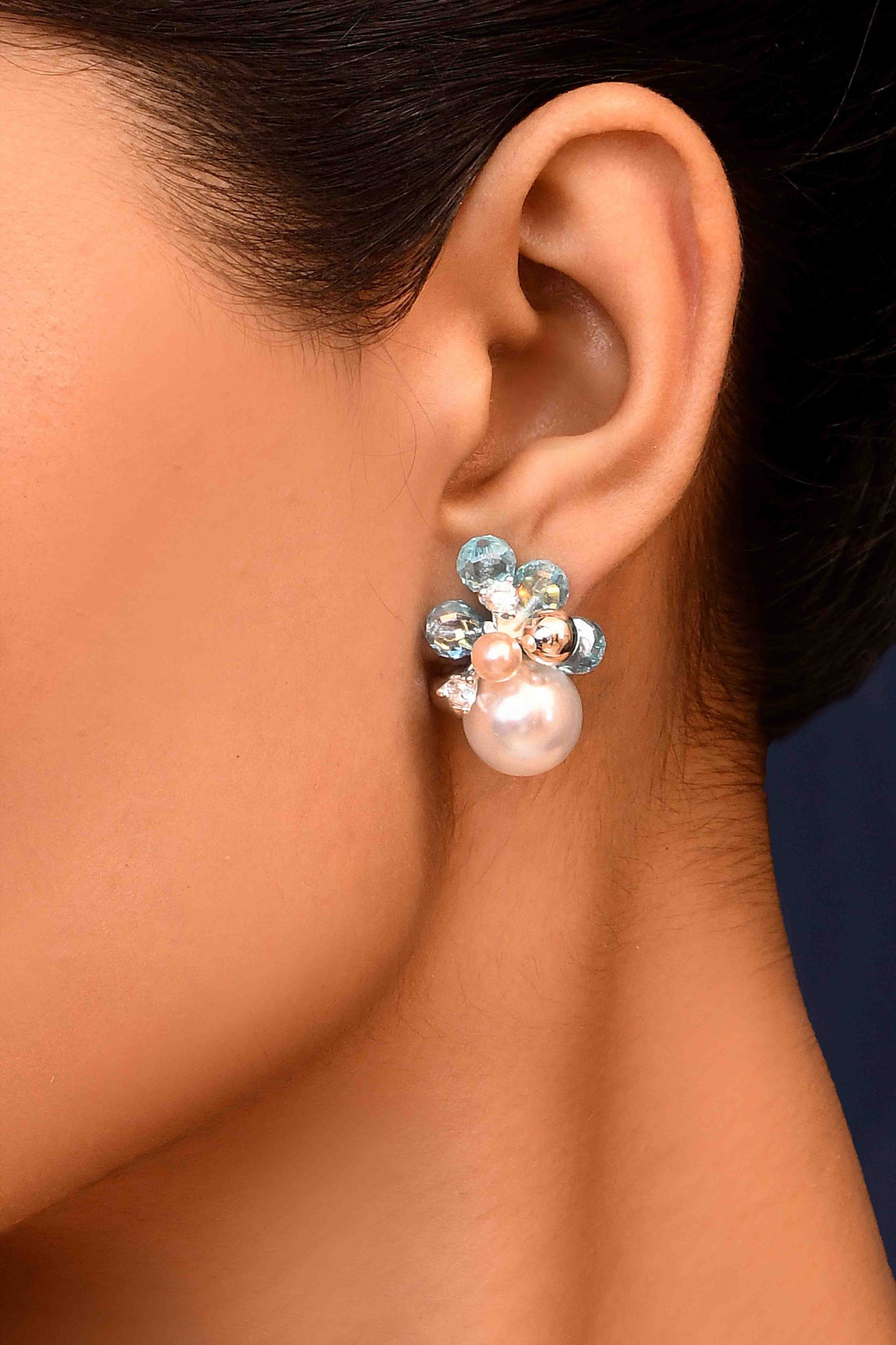 UNIHLC Blue Pearl Cluster Studs