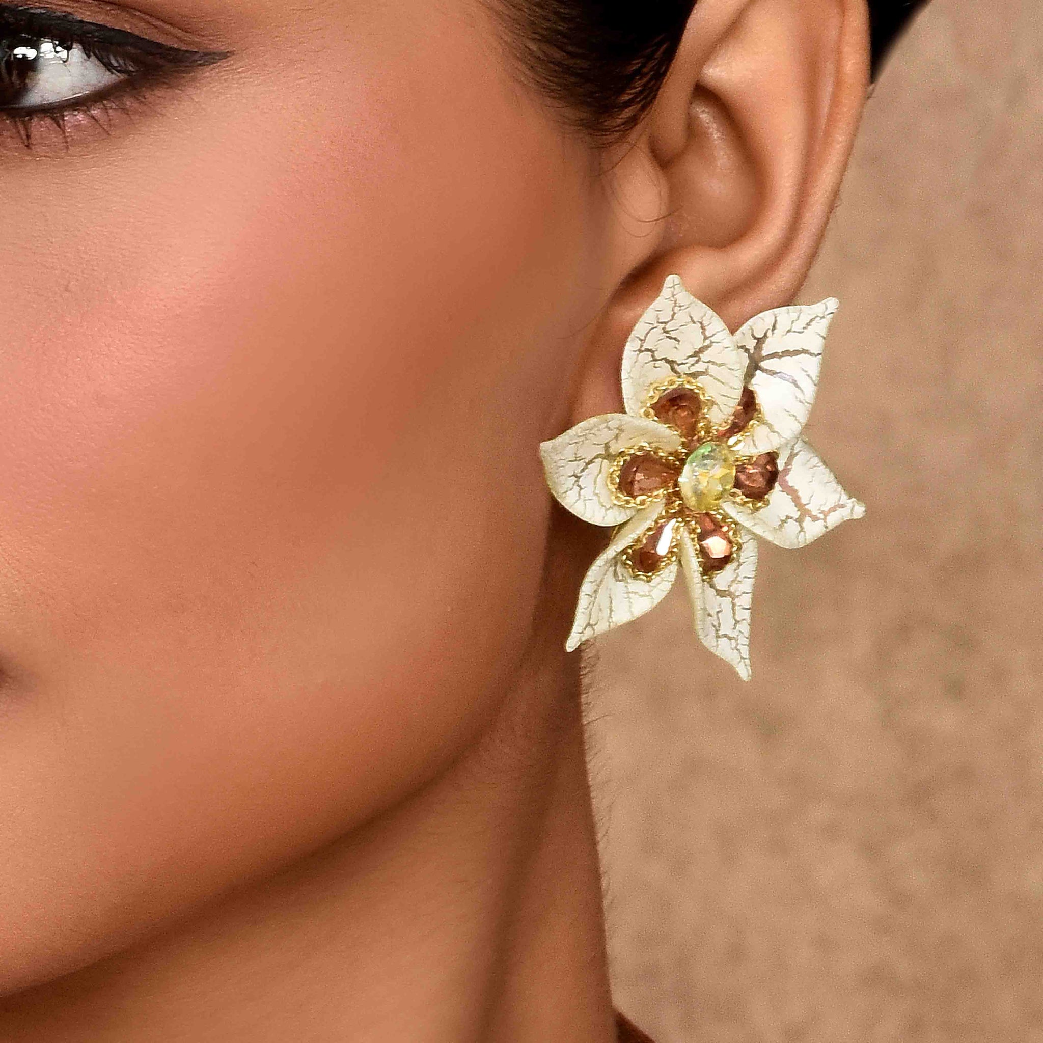 UNIHLC Aurora Bloom Studs