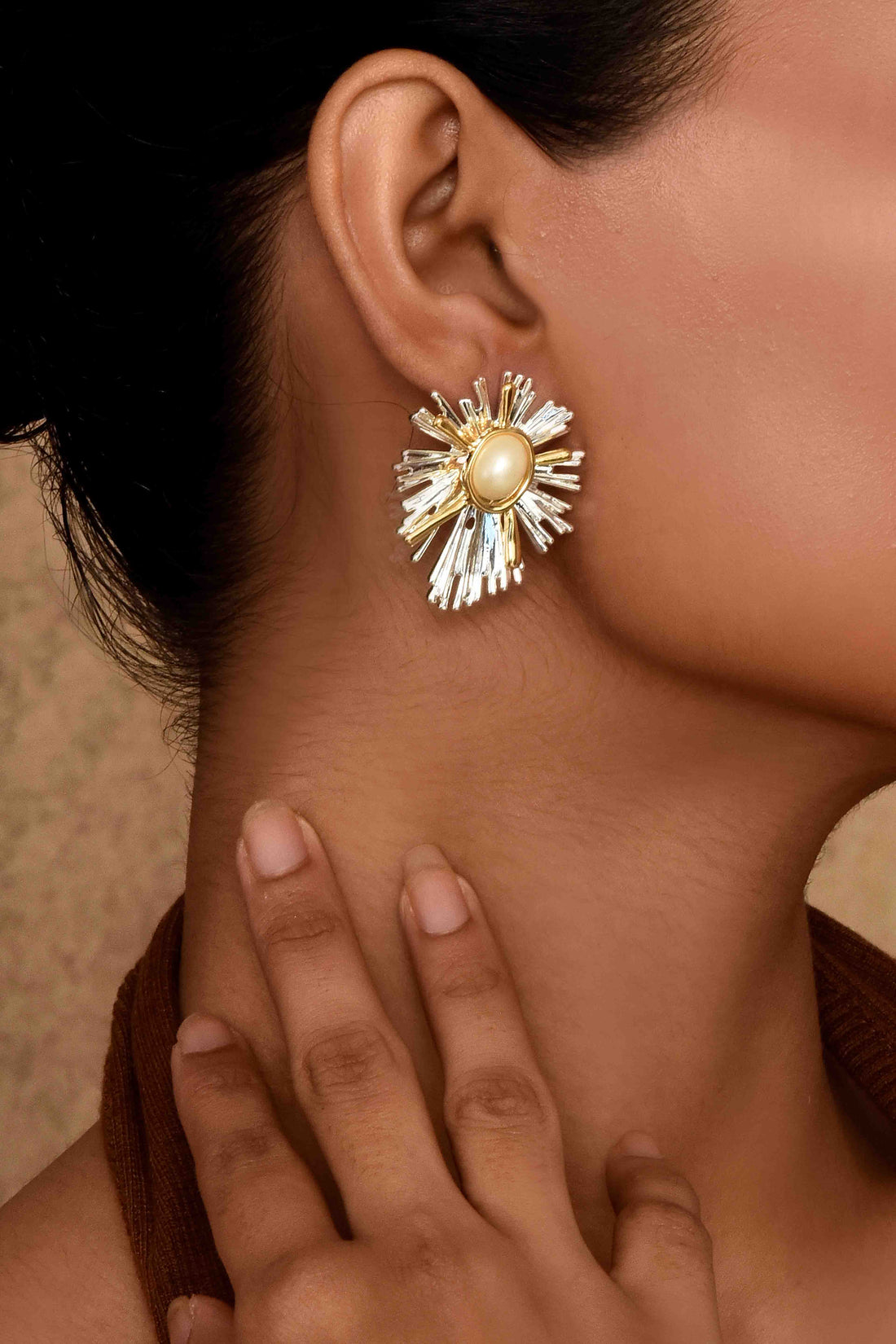 UNIHLC Radiant Pearl Studs