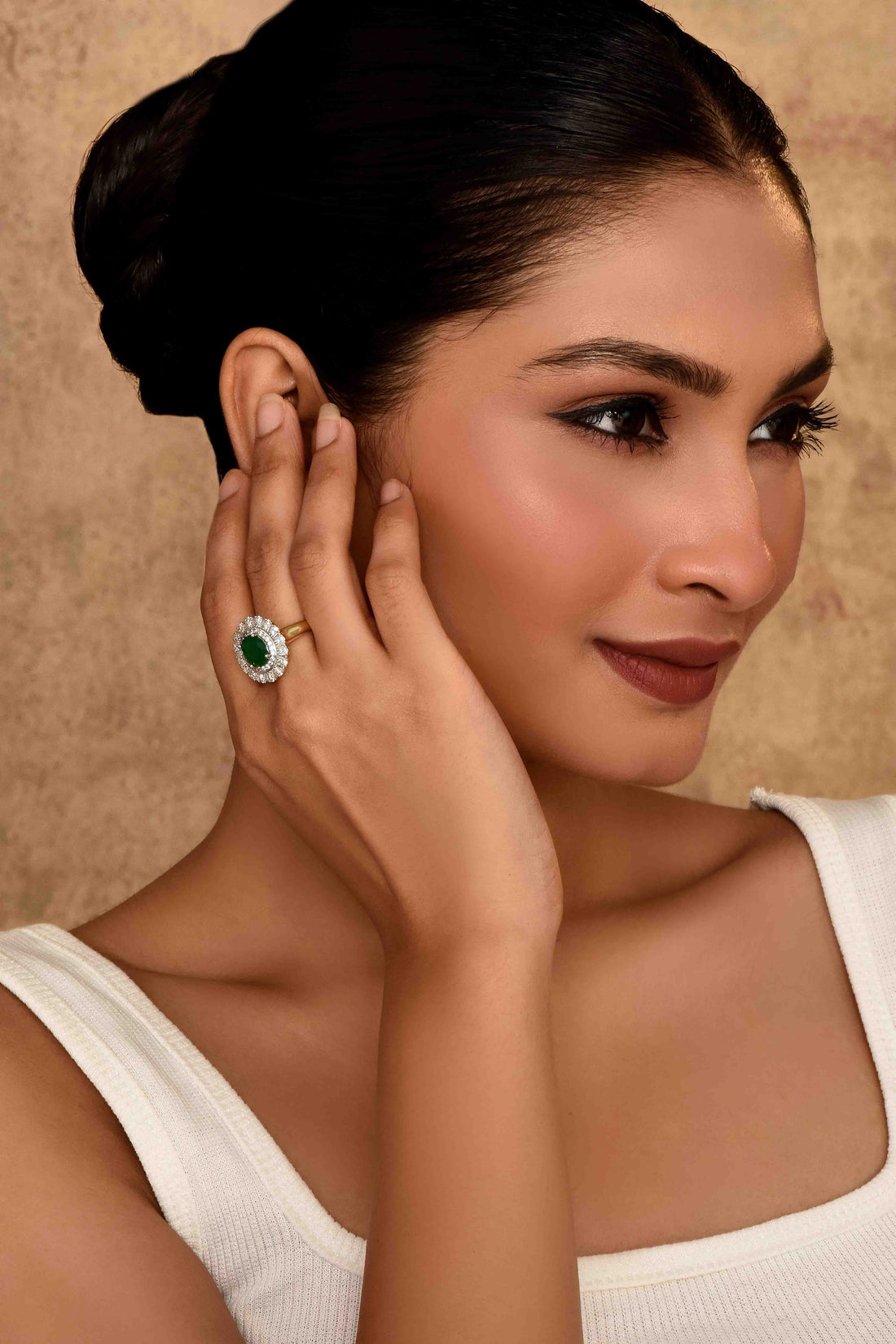 UNIHLC Royal Emerald Ring