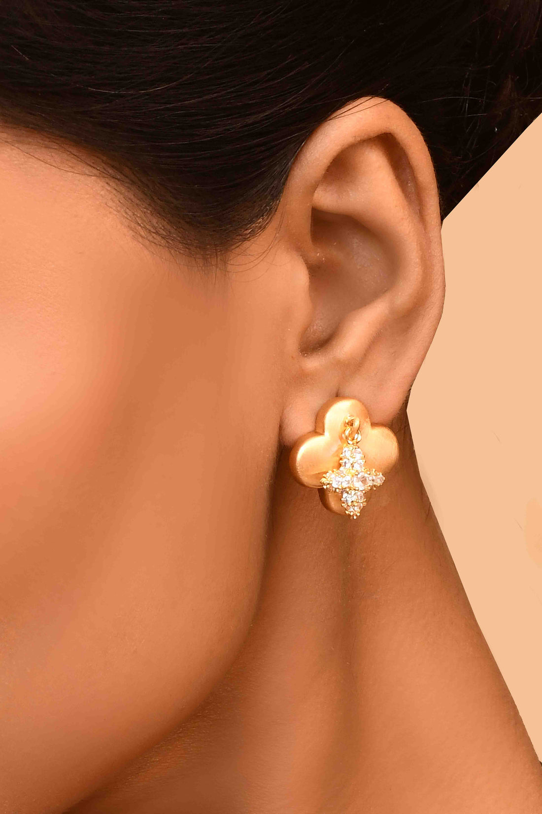 UNIHLC Golden Clover Studs