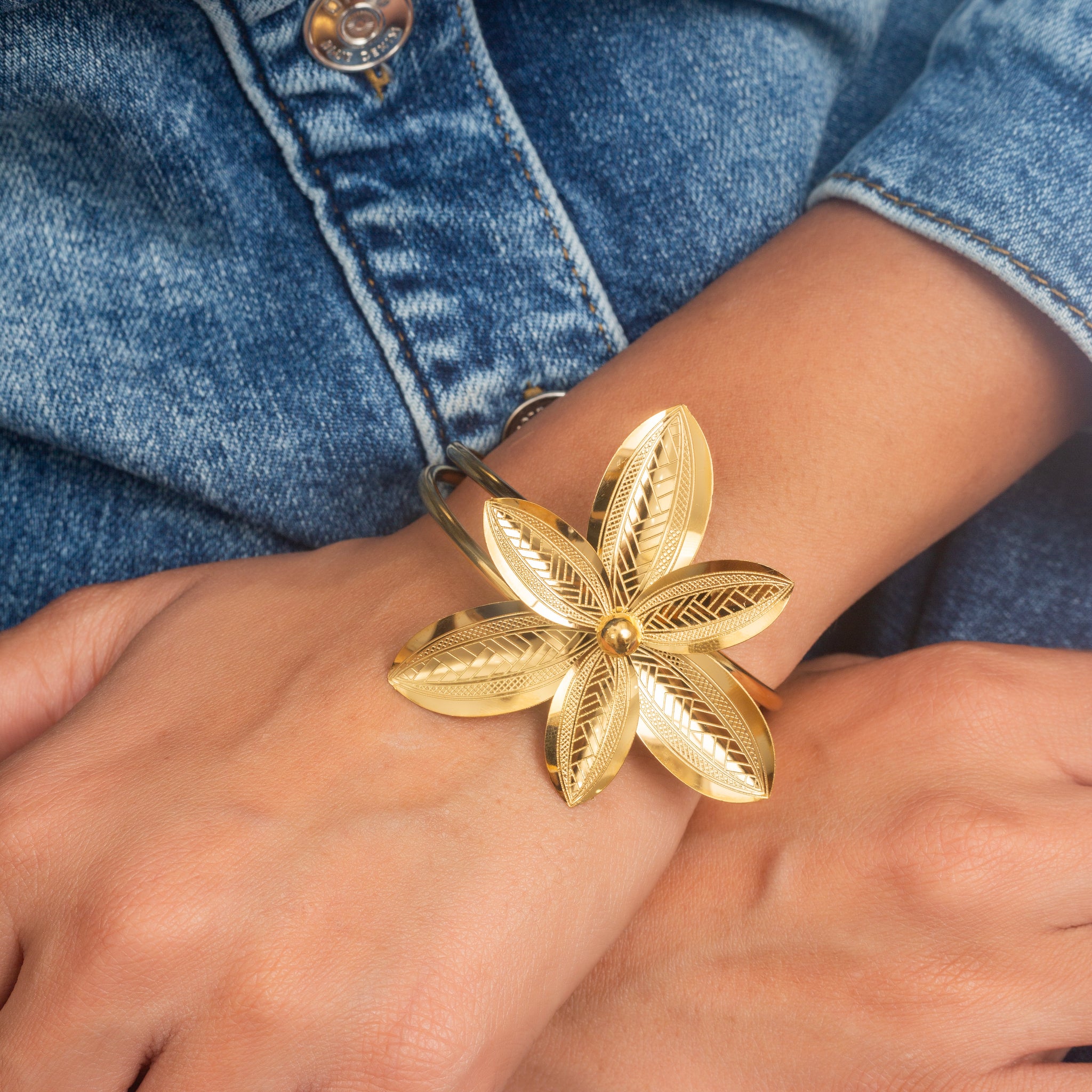 UNIHLC Golden Bloom Cuff