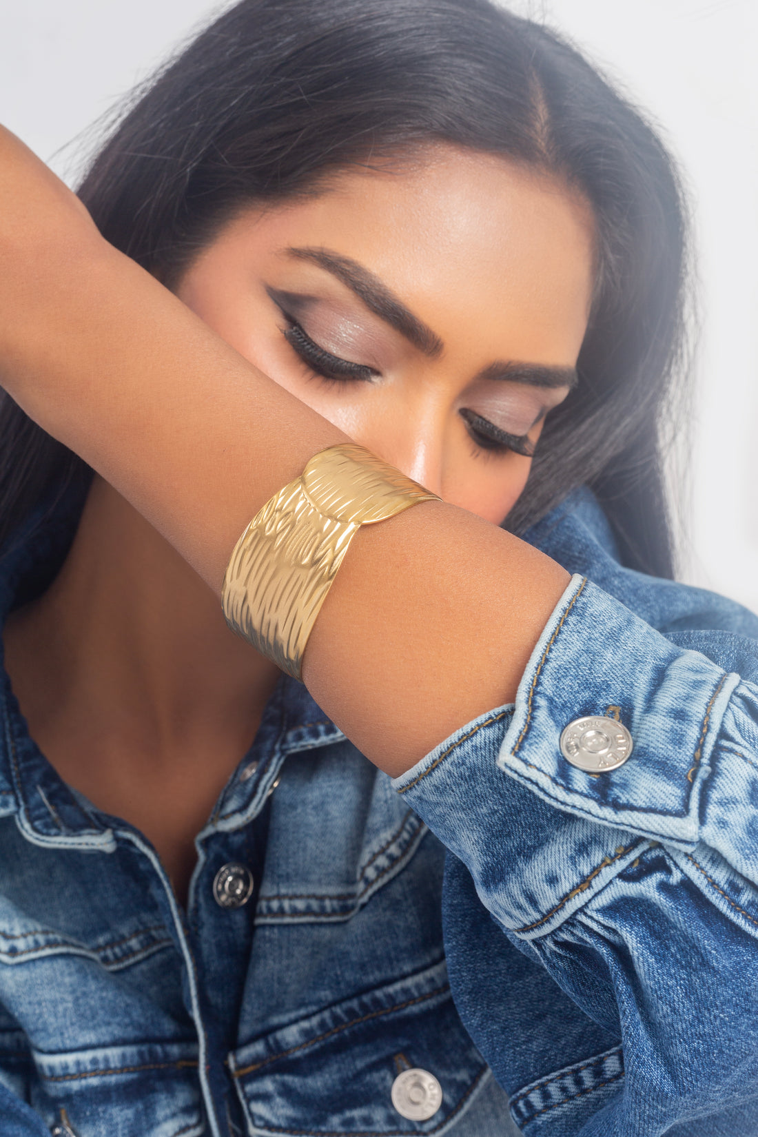 UNIHLC Golden Plated Cuff Bracelet
