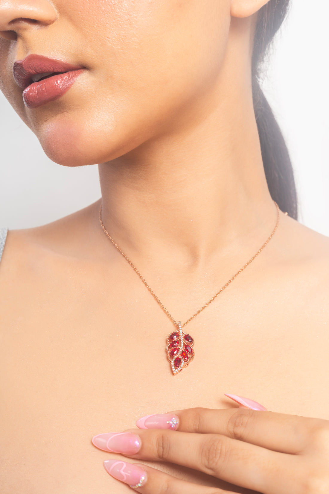 UNIHLC Ruby Leaf Chain