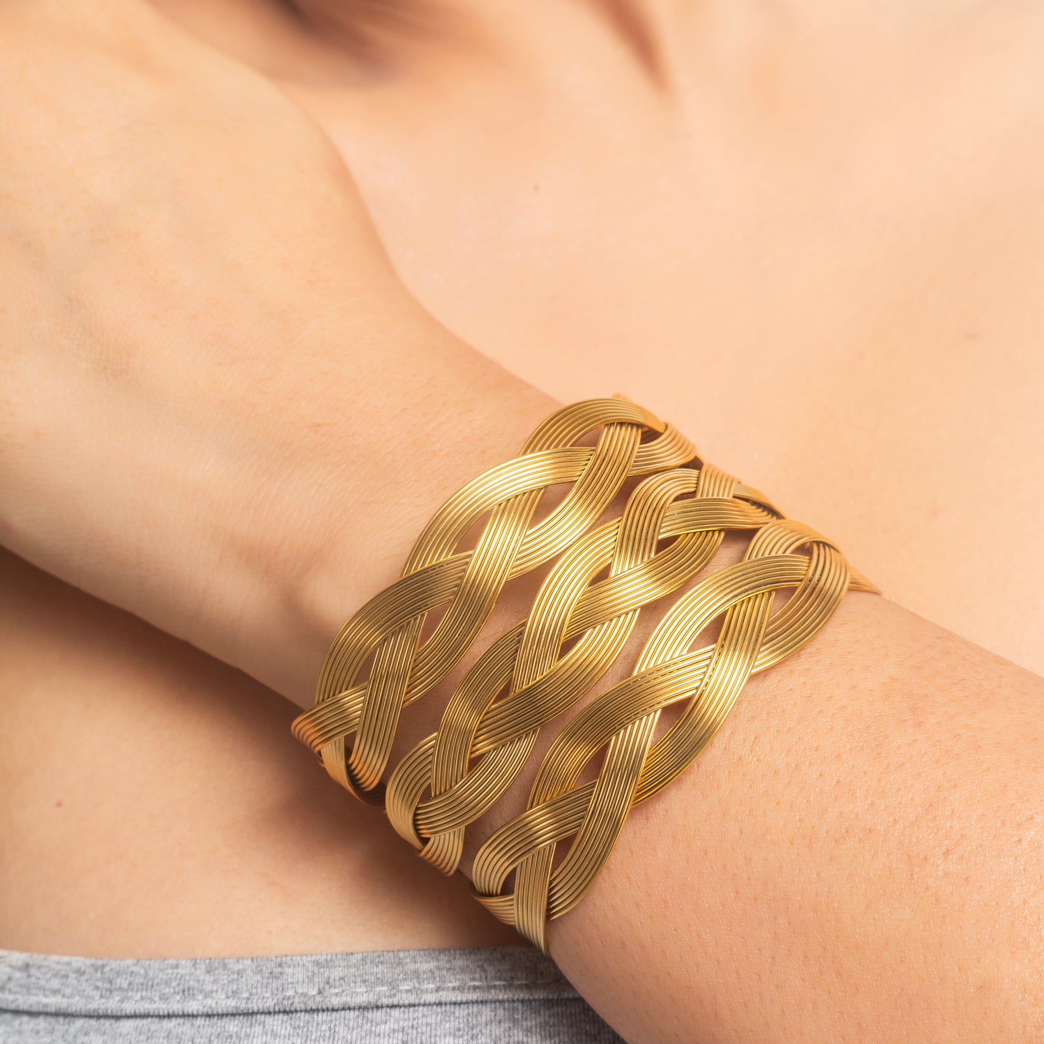 UNIHLC Canton Loop Bangle